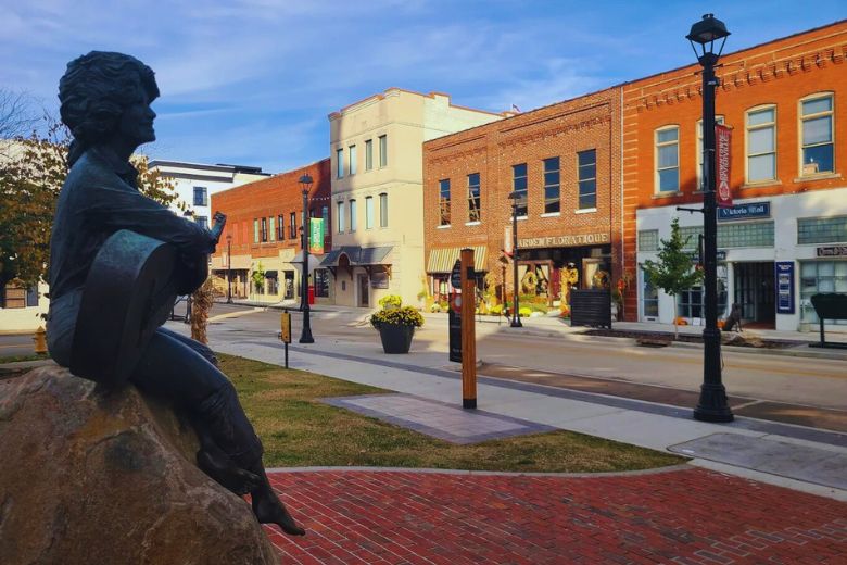 6 Things to Do in Historic Downtown Sevierville TN